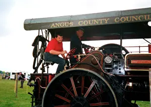 Regn: Fowler Road Roller number: 19546, Bonny Lass