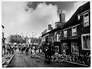 Unspecified: FOX HUNT MEET IN TOWN