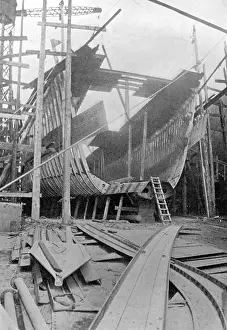 Plating: Framing and plating the hull of a ship, WW1