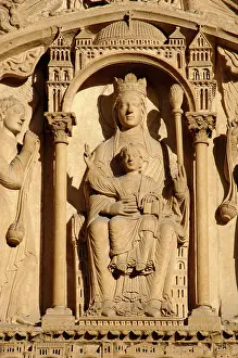 Sceptre: France. Par?=?s. Notre Dame cathedral. Portal of St. Anne. T