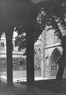 Shade: The Franciscan Monastery Church in Berlin, 1933