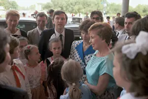 Pioneers: Francois Mitterrand visits USSR, 1986