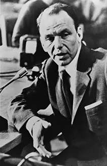 Dimaggio: Frank Sinatra (1915-1998), giving testimony ?