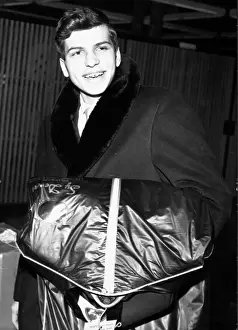 Dorsey: Frank Sinatra Jr arrives in Switzerland