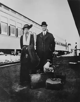 Lcgr1305: Franklin and Eleanor Roosevelt at a train station