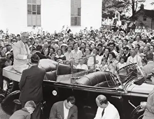 Lcgr1304: Franklin Roosevelt addressing a gathering from