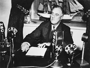 Lcgr1304: Franklin Roosevelt having a fireside chat from