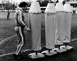 Beckenbauer: Franz Beckenbauer at a soccer practice