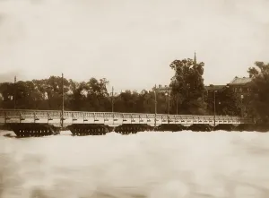 Isar: The Frauenhofer Bracke in Munich during the flood of 189