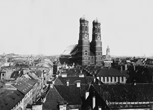 Frau: Frauenkirche in Manchen
