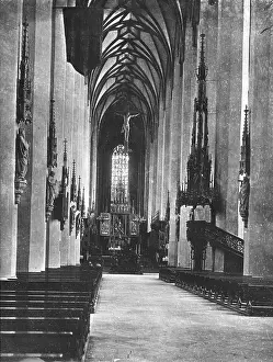 Frau: Frauenkirche in Munich, 1910