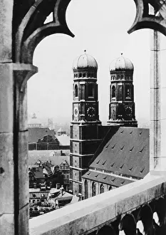 Frau: Frauenkirche in Munich