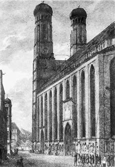 Frau: Frauenkirche in Munich