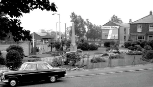 Freckleton: Freckleton, War Memorial c1960