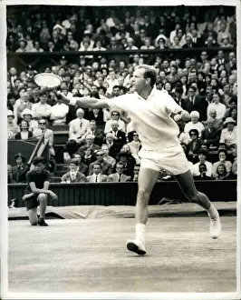 Stolle: Fred Stolle in tennis match at Wimbledon