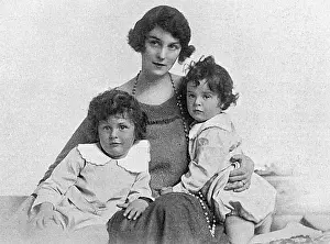 Mistresses: Freda Dudley Ward and daughters