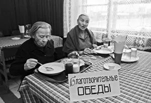 Pensioners: Free dinner for pensioners, 1992