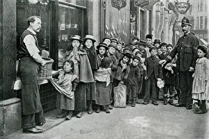Cheapside: Free food parcels 1903
