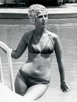 Schurer: French Actress Erna Schurer