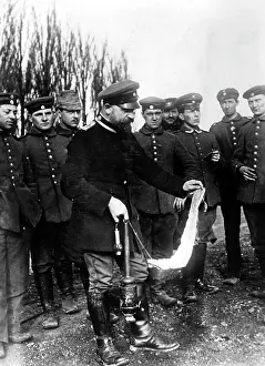 Westfront: French aircraft bomb, 1915