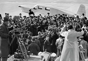 Februar: The french aviator Maryse Bastie at