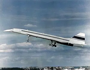 Turcat: FRENCH CONCORDE FLIES
