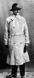 Impersonating: French Detectives disguised as accomplices in famous murder