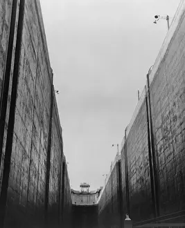 Rhone: FRENCH LOCK