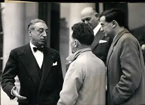 Newspapermen: French Minister Molinier interviewed by journalists, Paris