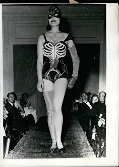 Lovelies: French model in swimsuit, Cairo