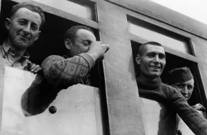 Listen: French prisoners of war, 1940