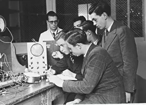 Radios: French radio operator training WWII