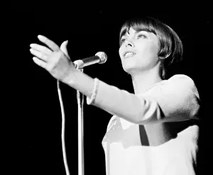 Mevald: French singer Mireille Mathieu