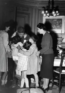 Neuilly: French soldier on his return home, 1941
