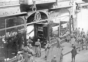 Ruhr: French soldiers requisite office materials