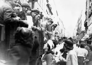 Driven: French troops after the demobilization, 1940