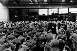 Fortnights: French war prisoners at the Compiegne station, 1943