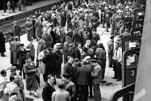 Compulsory: French workers on a train platform, 1943