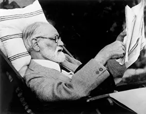 Reclining: FREUD/GARDEN CHAIR/19