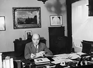 Bosch: Friedrich Bergius at his desk, 1932