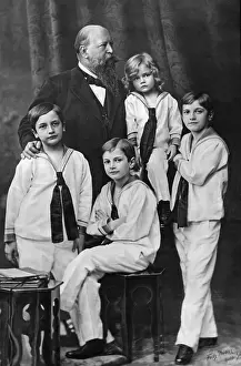 Neurosurgeon: Friedrich Bramann with his children, ca. 1890