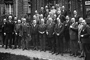 Brunner: Friedrich Carl Duisberg with representatives of the British