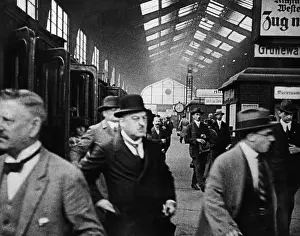 Commuter: The Friedrichstrasse station in Berlin 1925