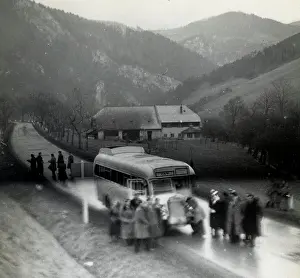 Ambulance: Friends Ambulance Unit (FAU) Vintage Leyland Bus, Semmering