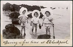 Knickers: Frilly Seaside Bonnets