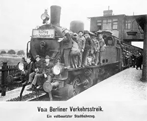 Strikes: Fully occupied urban train during the traffic