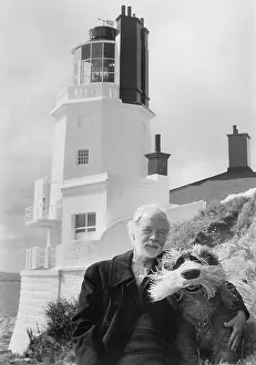 Fulton Mackay and Sprocket, filming in Cornwall