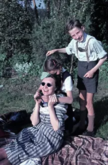 Macht: Fun in open-air pool Leuna 1948