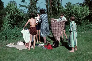 Chidren: Fun in open-air pool Leune 1948