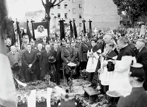 Weissensee: Funeral